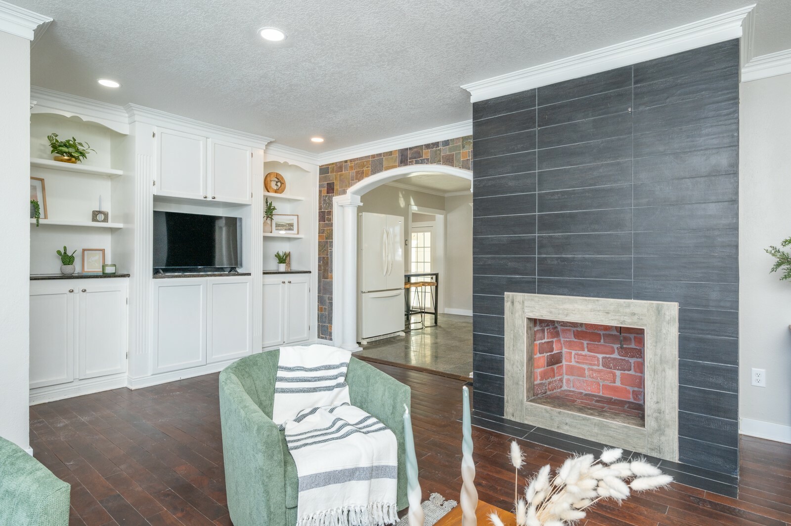 Property Photo: 4005 Beaver Avenue IA 50310