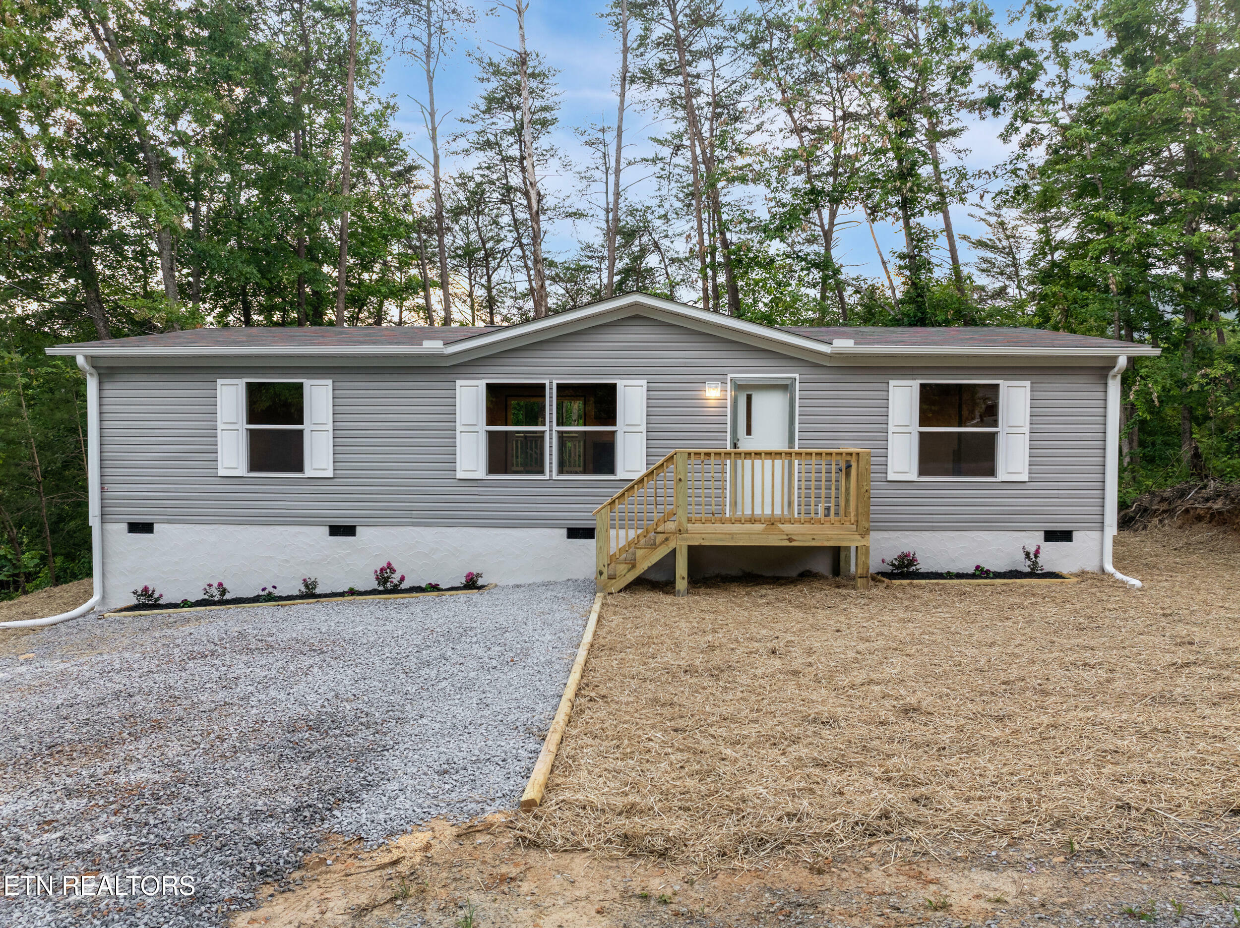 Property Photo:  1527 Black Oak Drive  TN 37876 
