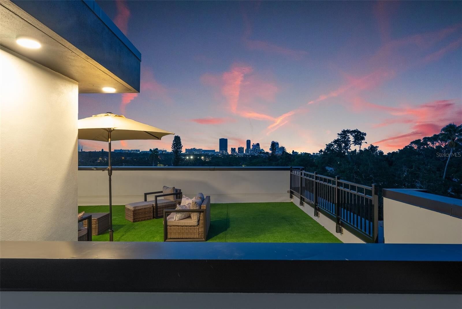 Property Photo: 2120 4th Street S FL 33705