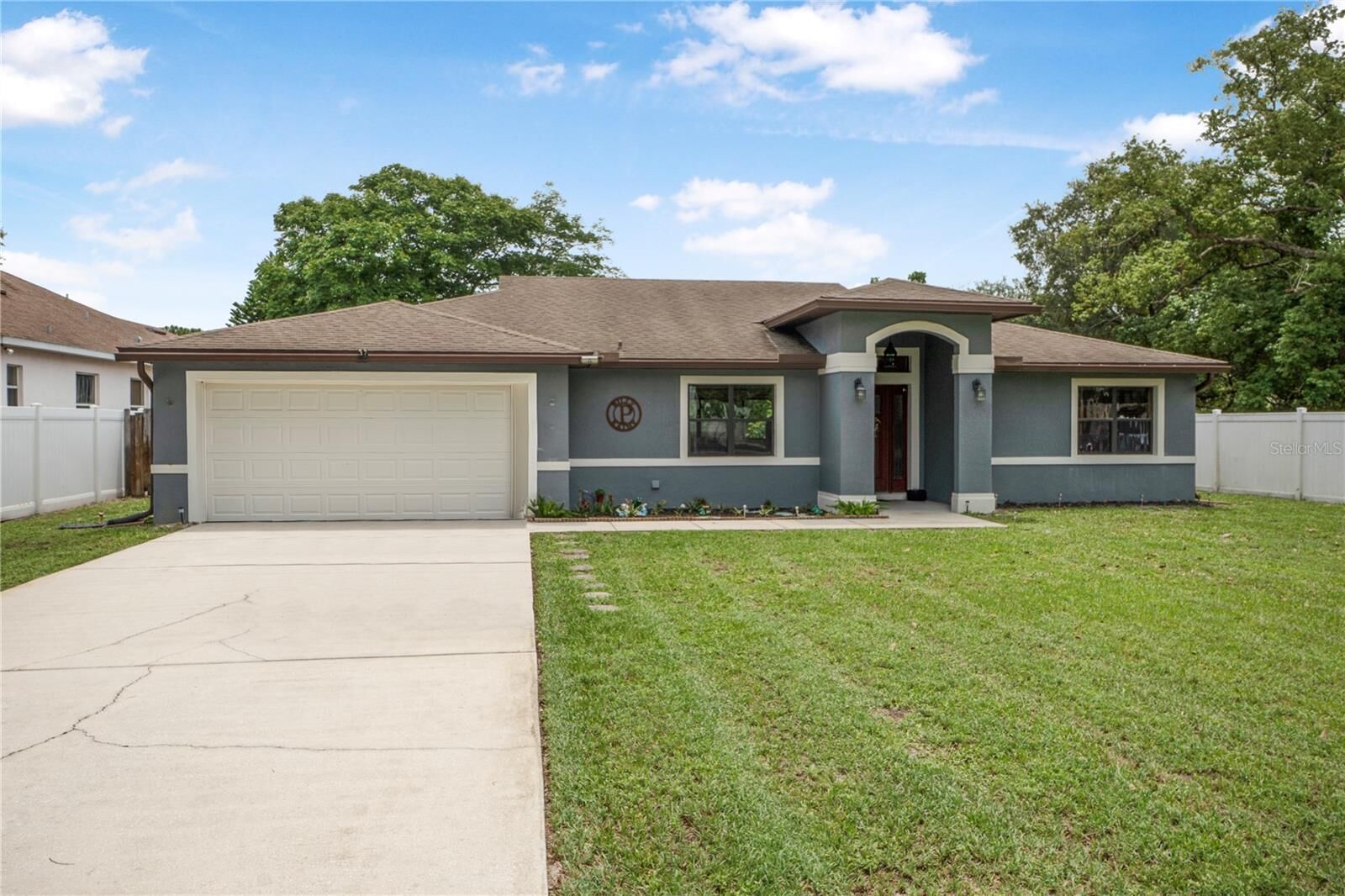 Property Photo: 37 Naranja Road FL 32713