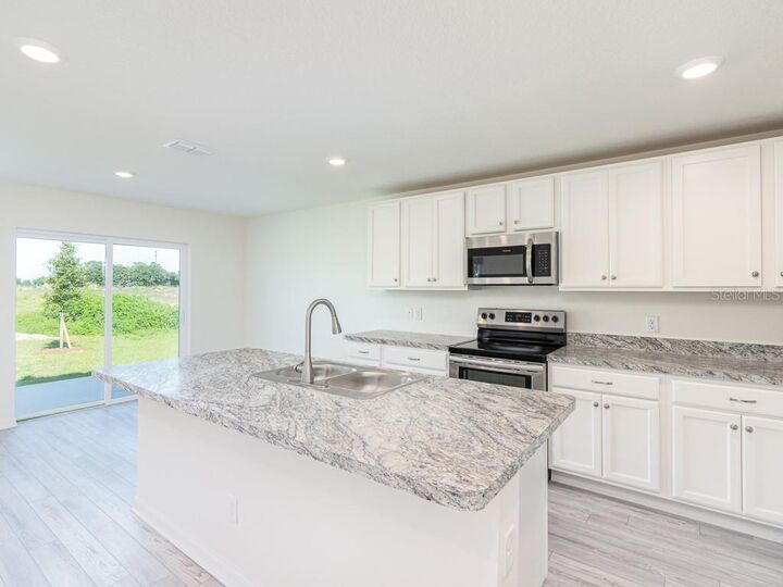 Property Photo: 3124 N Chamberlain Boulevard FL 34286