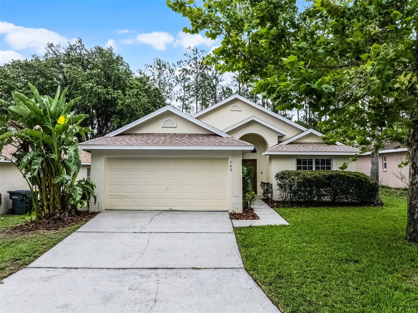 Property Photo: 142 Stonegate Pass FL 33897