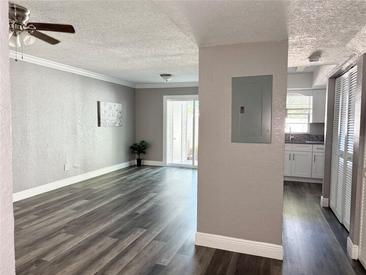 Property Photo:  5229 Tennis Court Circle  FL 33617 