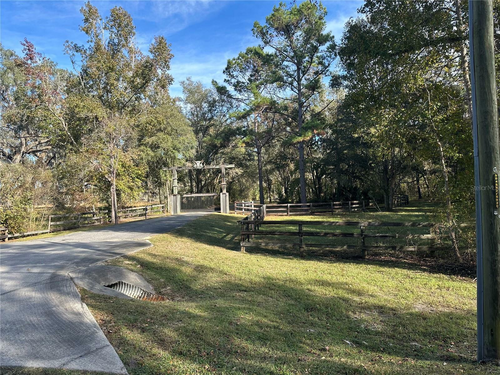 Property Photo: 15455 NW 100th Avenue Road FL 32686