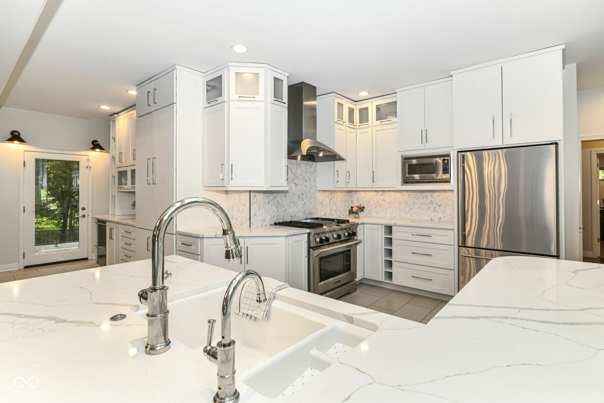 Property Photo: 7775 N Meridian Street IN 46260