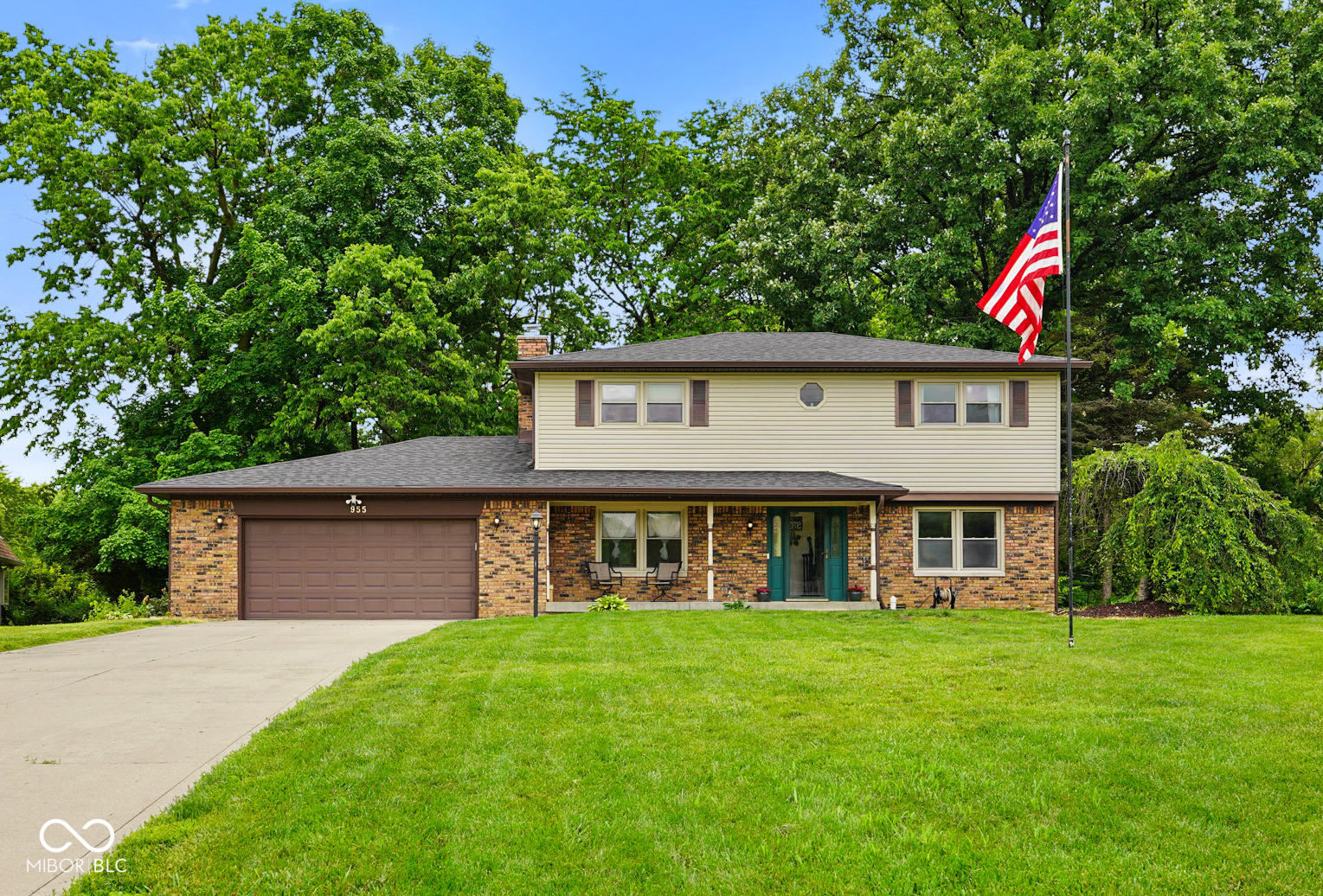 Property Photo: 955 Wood Creek Place IN 46142