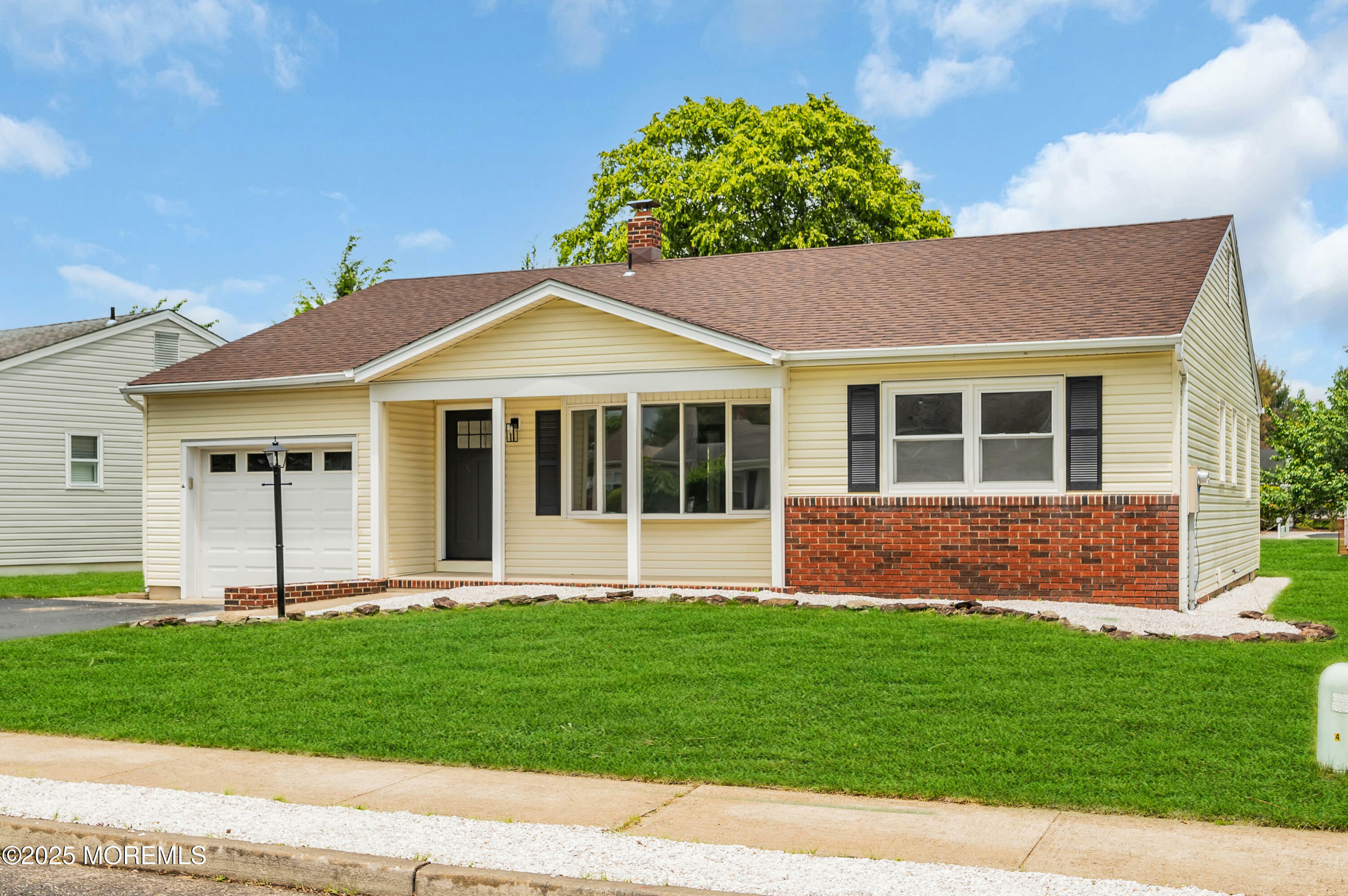 5 Easton Road  Toms River NJ 08757 photo