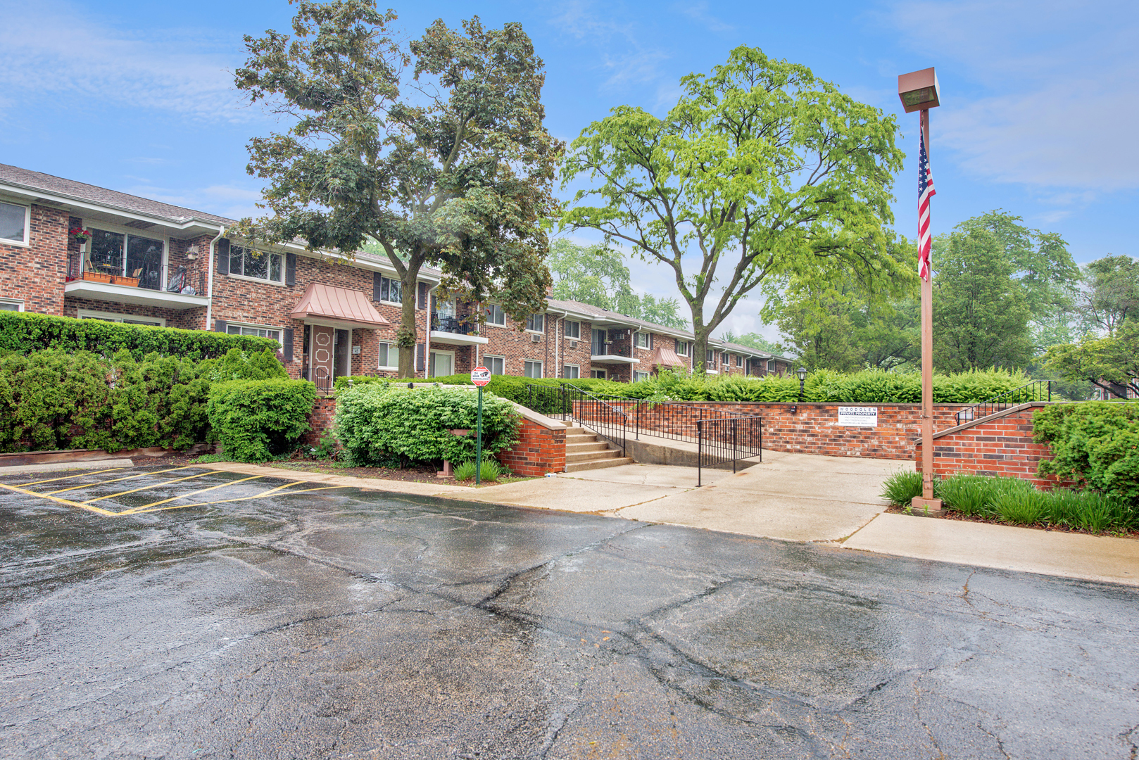 Property Photo: 43 N Main Street 12 IL 60137