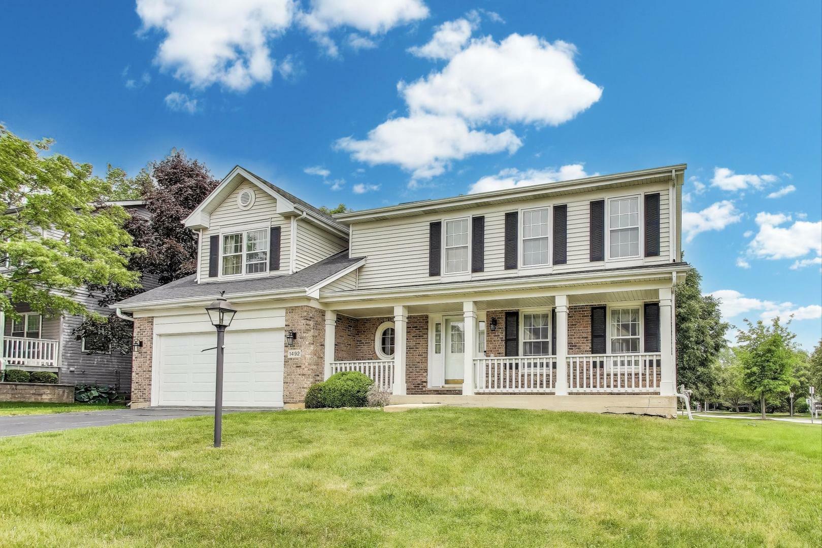 Property Photo: 1492 Della Drive IL 60169