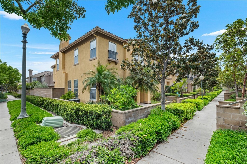 Property Photo:  17 Crescent City  CA 92602 