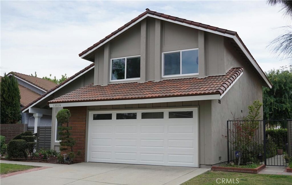 Property Photo: 13014 Espinheira Drive CA 90703