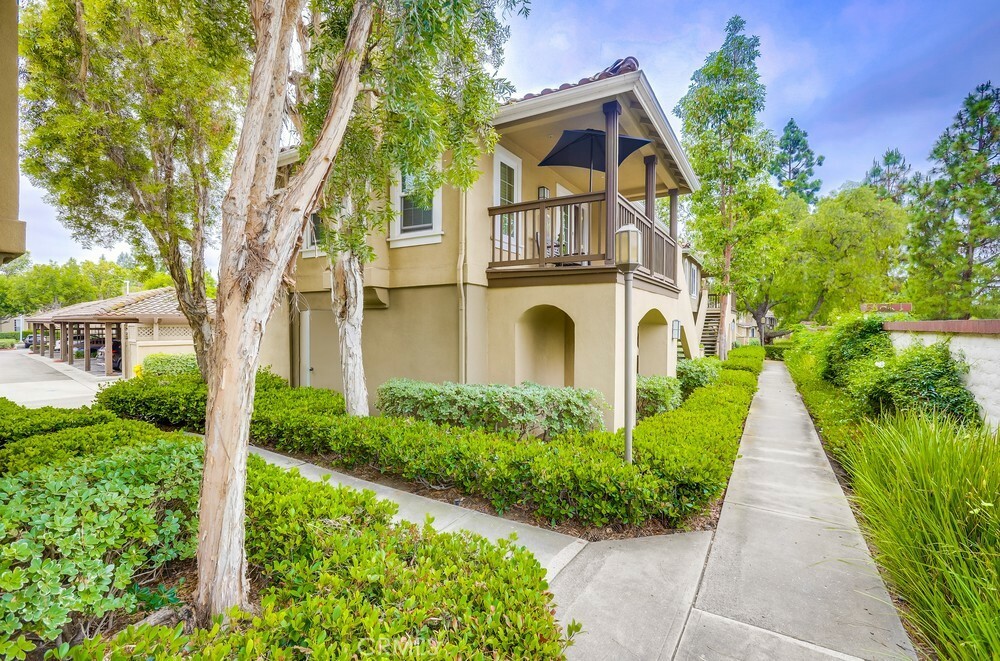 Property Photo:  253 Gallery Way  CA 92782 