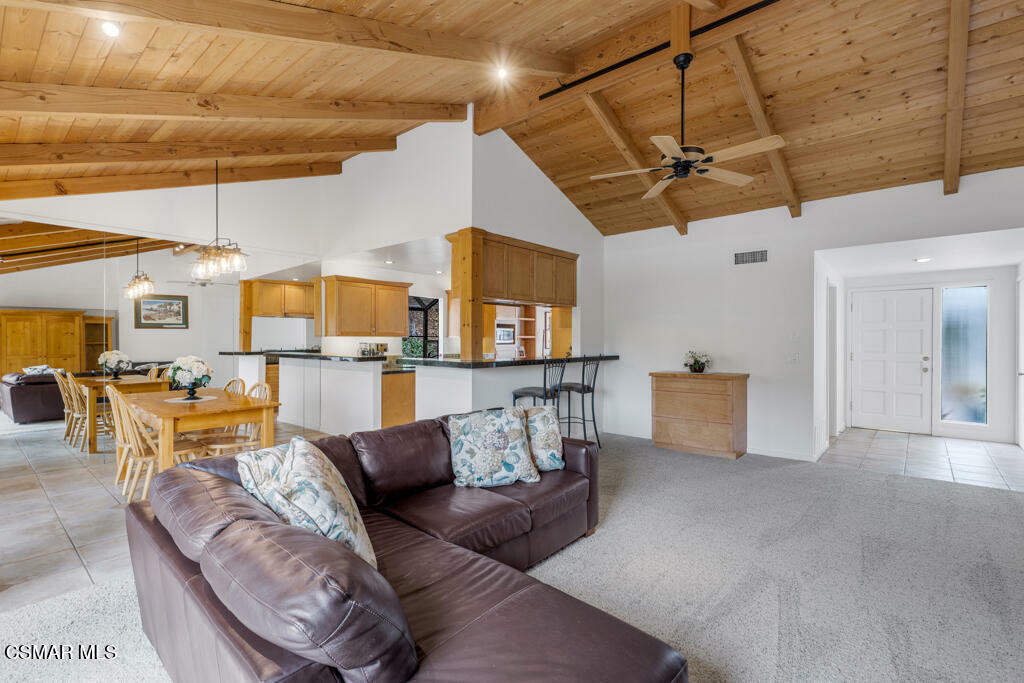 Property Photo: 32304 Saddle Mountain Drive CA 91361