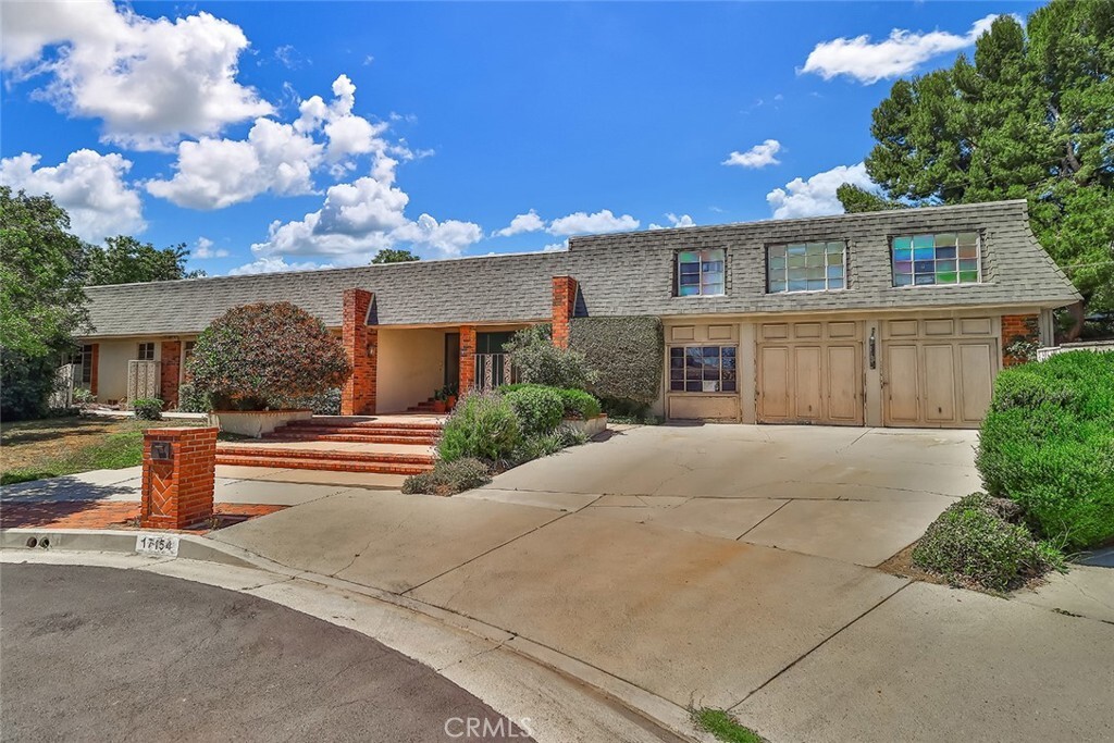 Property Photo: 17154 Marilla Street CA 91325