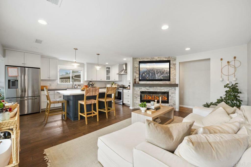 Property Photo: 1105 Evergreen Drive CA 92024