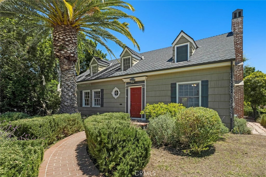 Property Photo: 15454 Sutton Street CA 91403