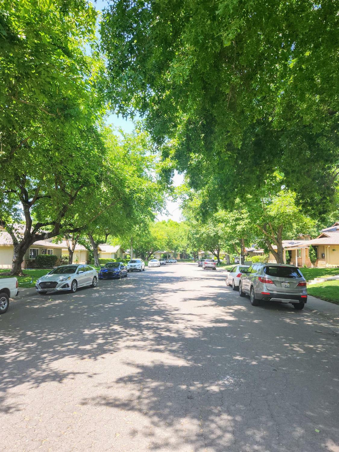 Property Photo:  5100 Connecticut Drive #4  CA 95841 