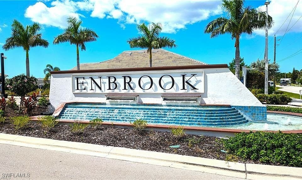 Property Photo: 1050 Enbrook Loop FL 34114