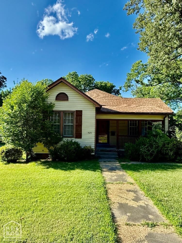 Property Photo:  420 W Cherry Avenue  AR 72401 