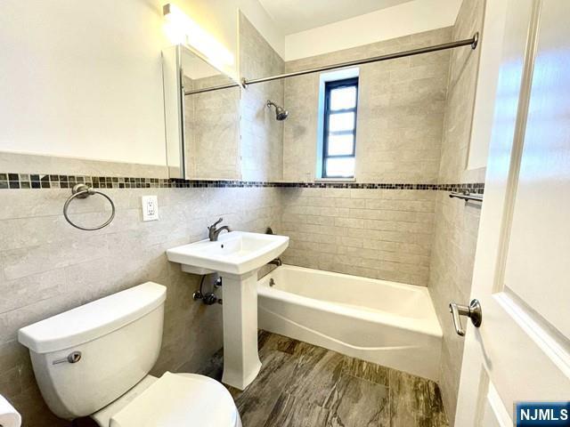 Property Photo:  855 Broad Avenue 57  NJ 07657 