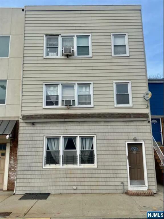 Property Photo:  46 Harrison Avenue 1  NJ 07029 