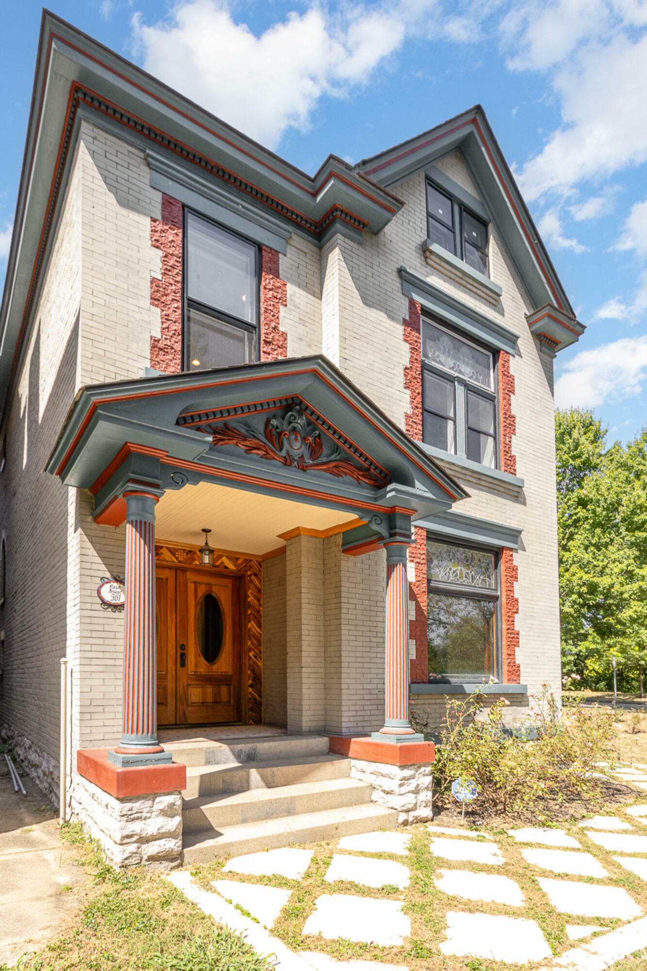 Property Photo: 561 E 4th Street KY 41071