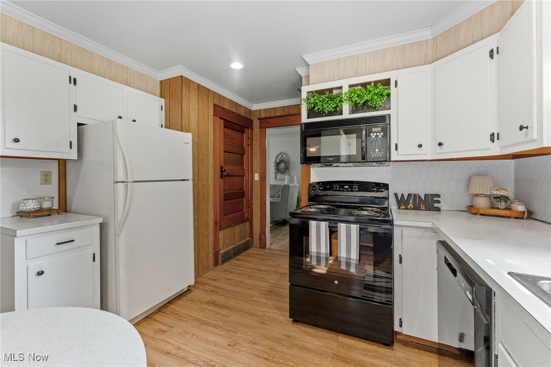 Property Photo: 1372 West State Street OH 44460