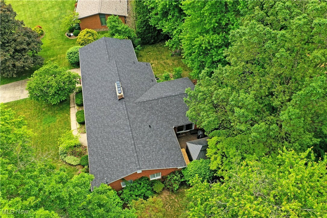 Property Photo: 8615 Squirrel Hill Drive NE OH 44484
