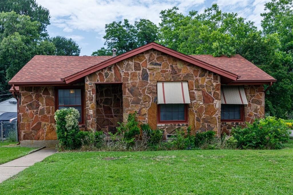 Property Photo: 1328 Lakeside Drive TX 75040