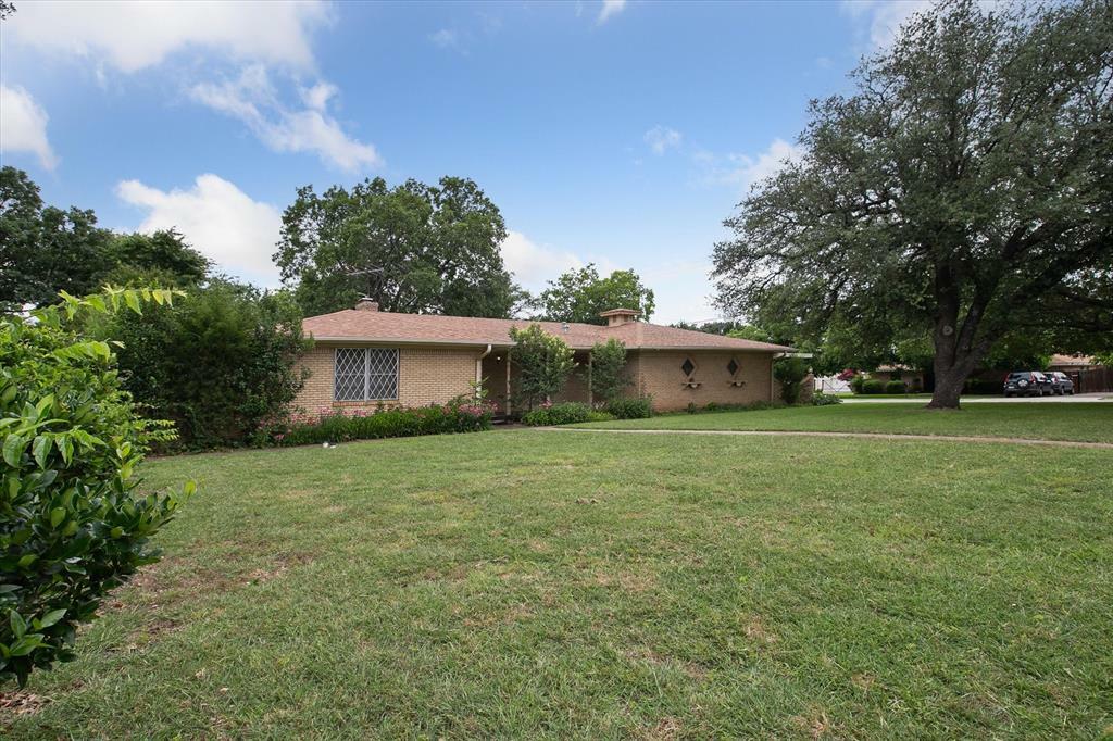Property Photo: 7200 Brooks Avenue TX 76118