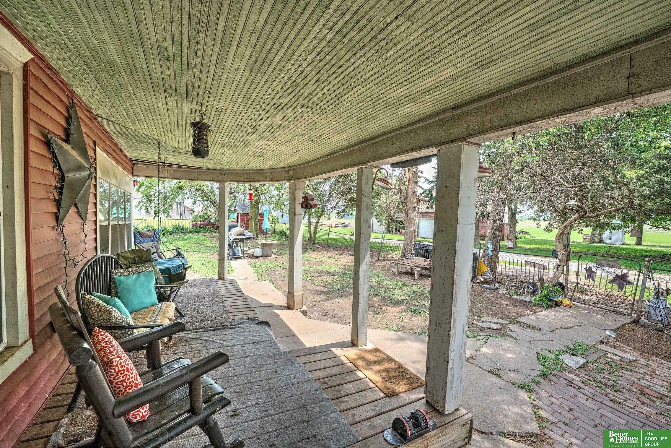 Property Photo: 815 S 358th Street NE 68307