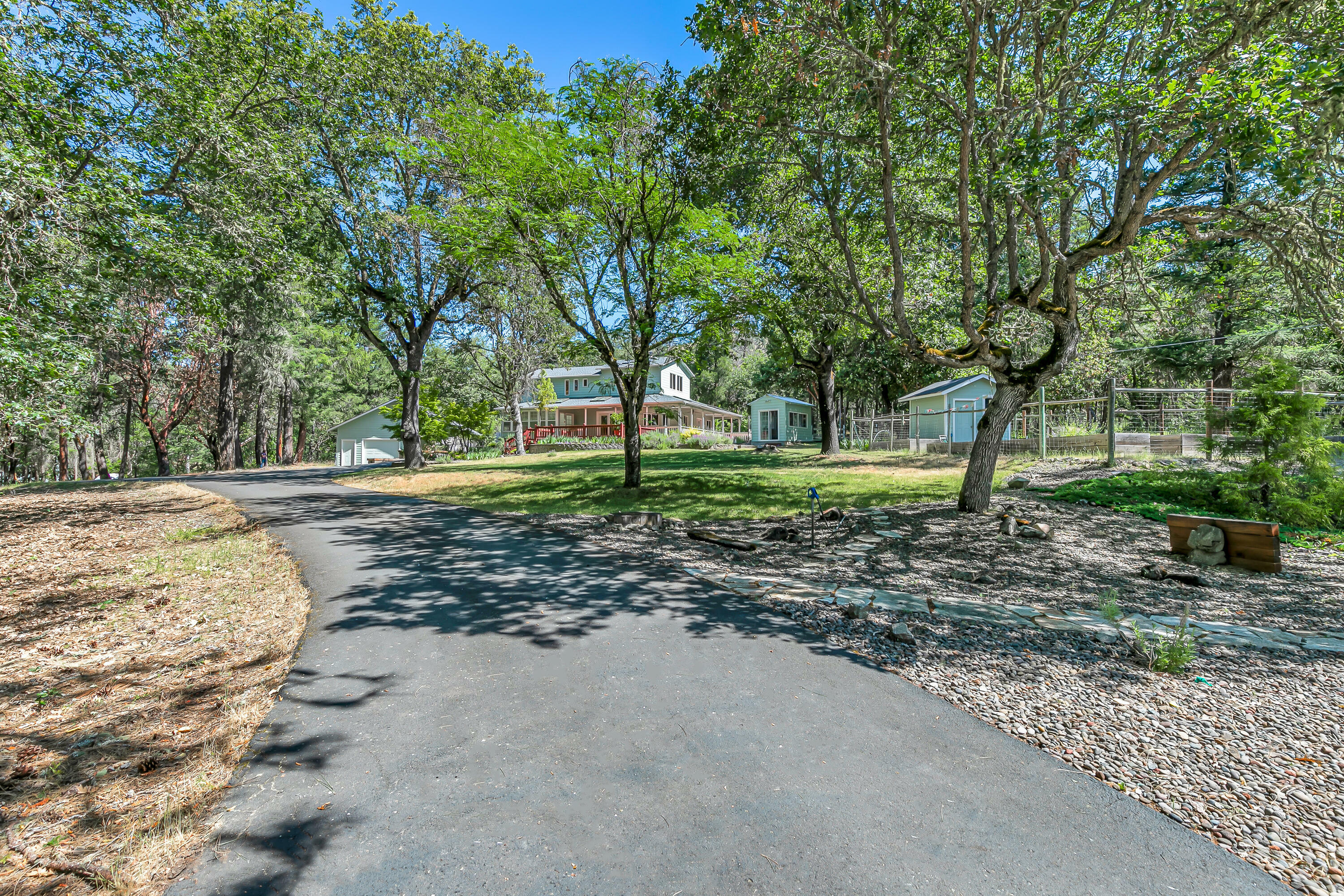 Property Photo: 245 China Gulch Road OR 97530