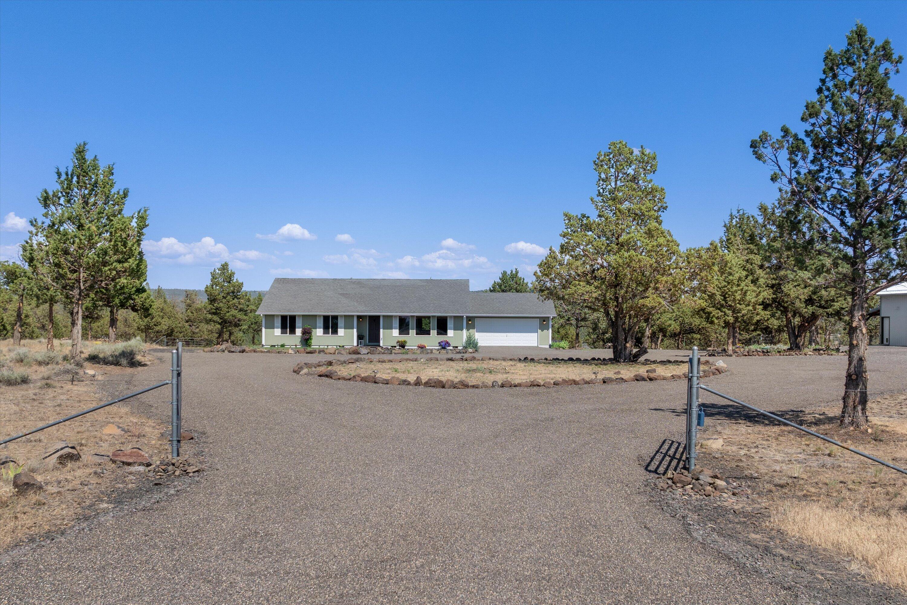 Property Photo: 11518 SE View Top Lane OR 97754