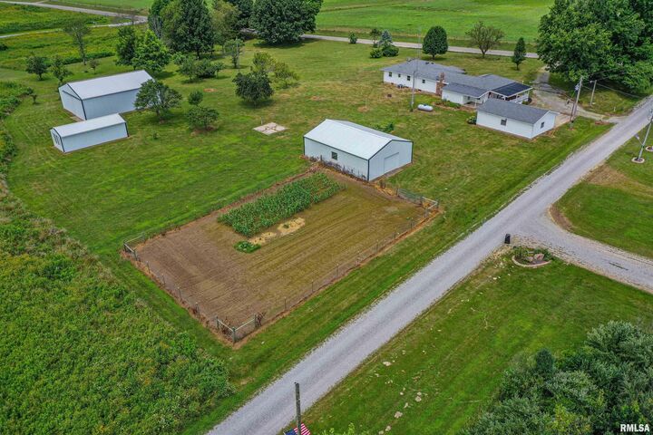 Property Photo: 16485 E Robin Road IL 62864