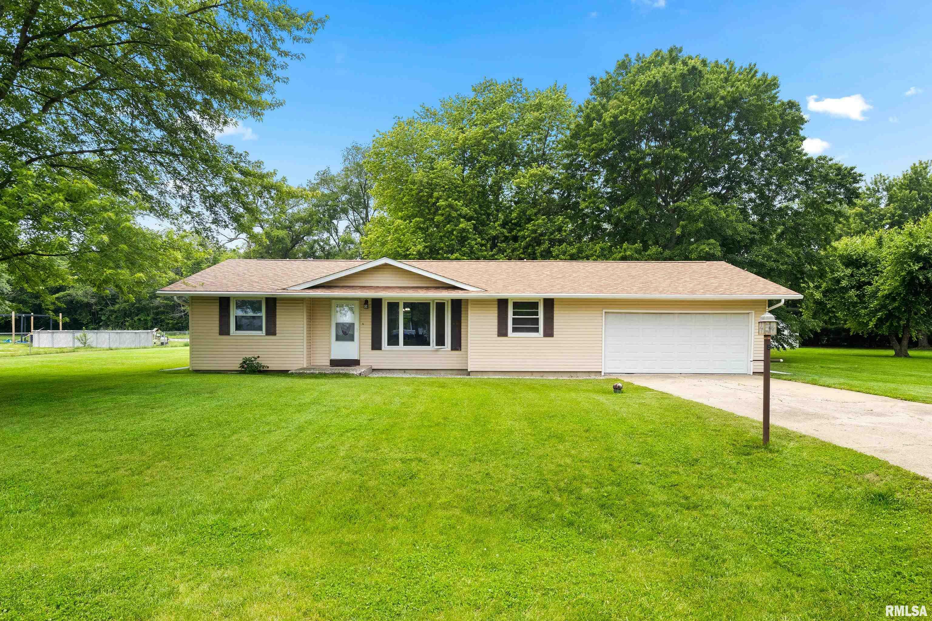 Property Photo: 13911 Winfield Drive IL 61546