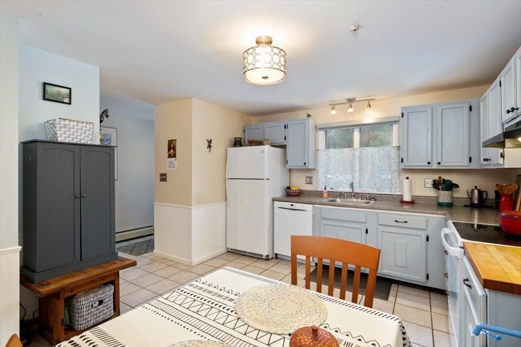 Property Photo:  20 Lawrence Rd 2  MA 01969 
