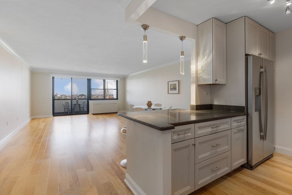 Property Photo: 8 Whittier Pl 15A MA 02114