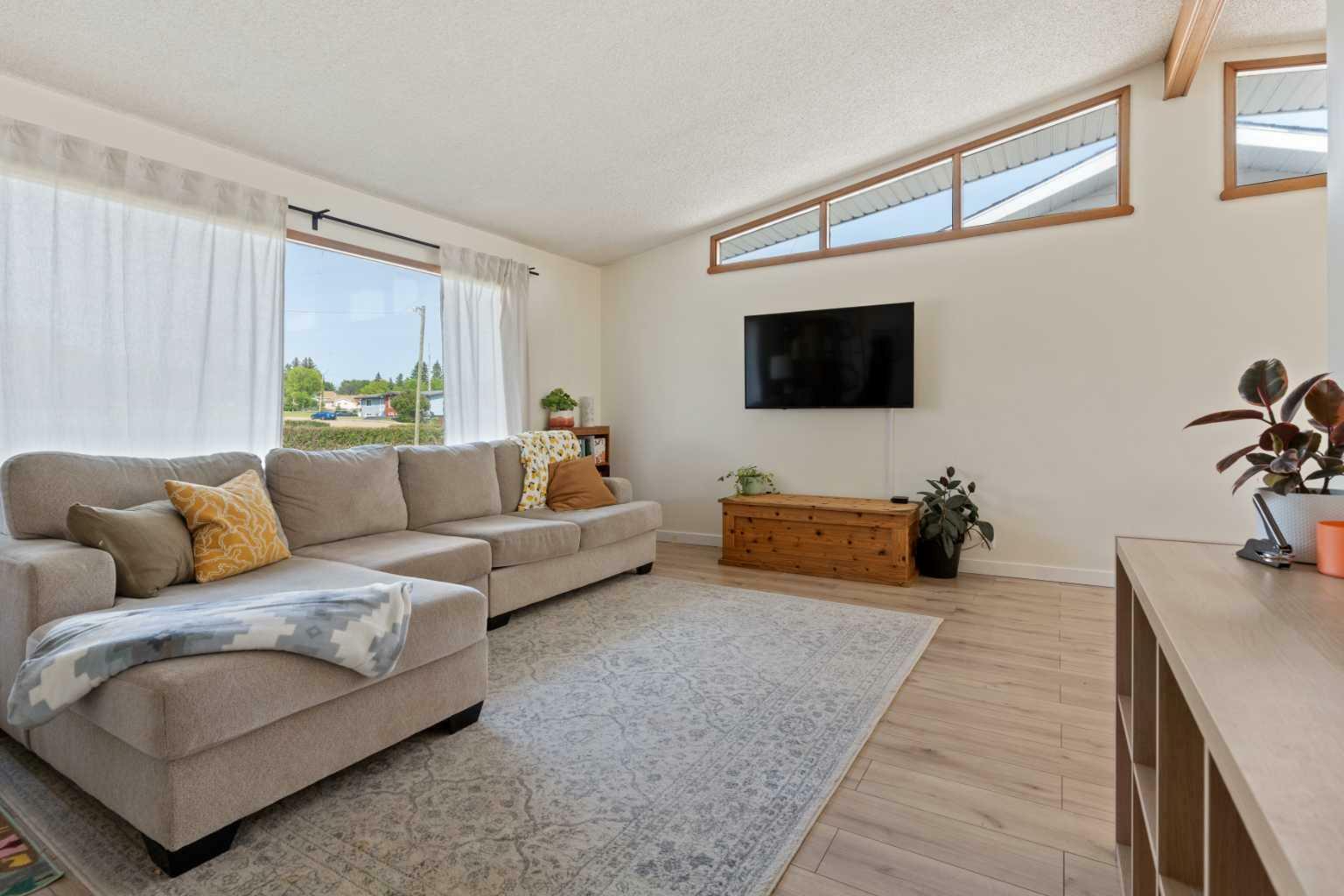 Property Photo: 5312 53 Avenue AB T0B 0H0