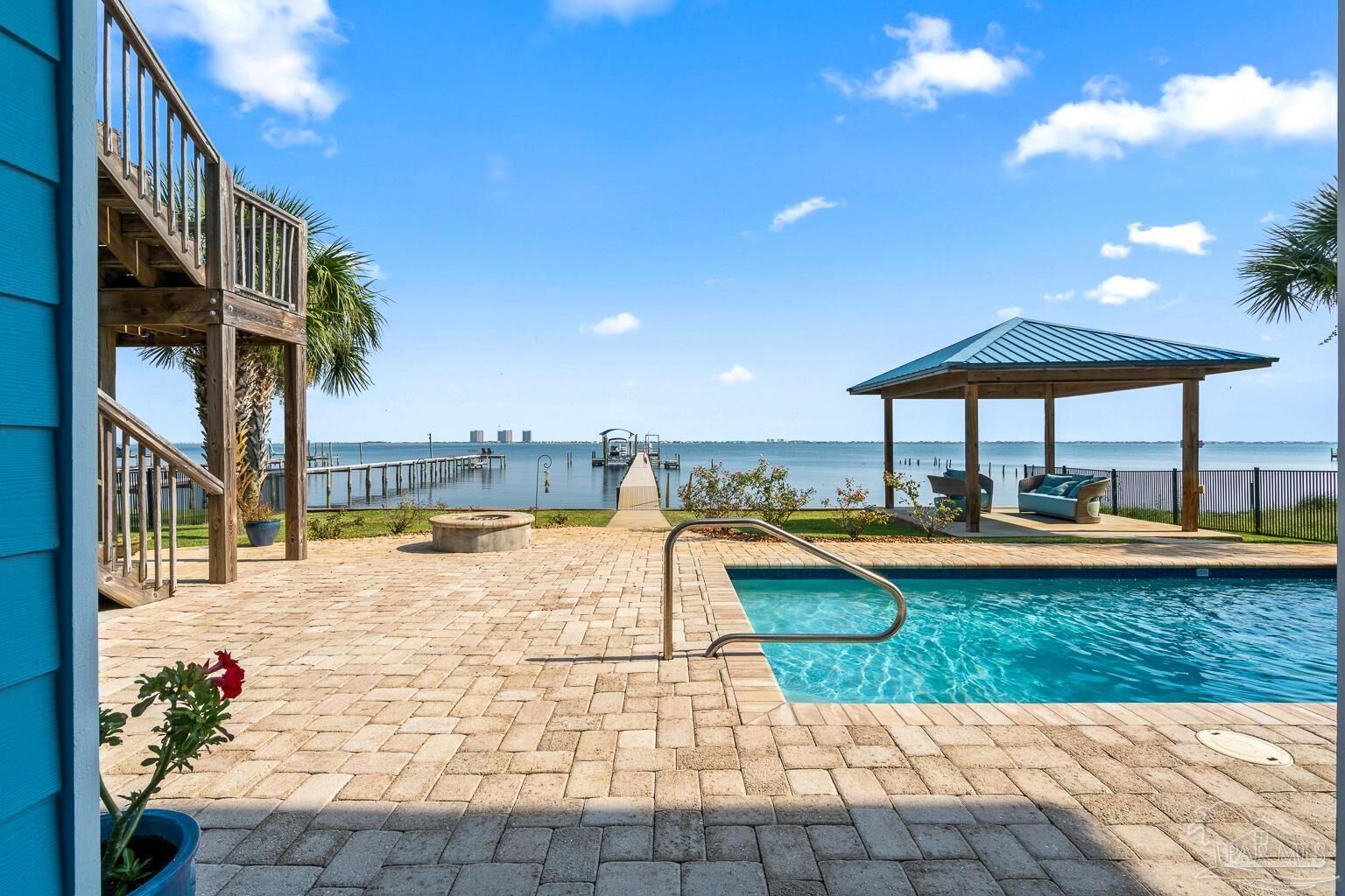 Property Photo: 2961 Bay St FL 32563