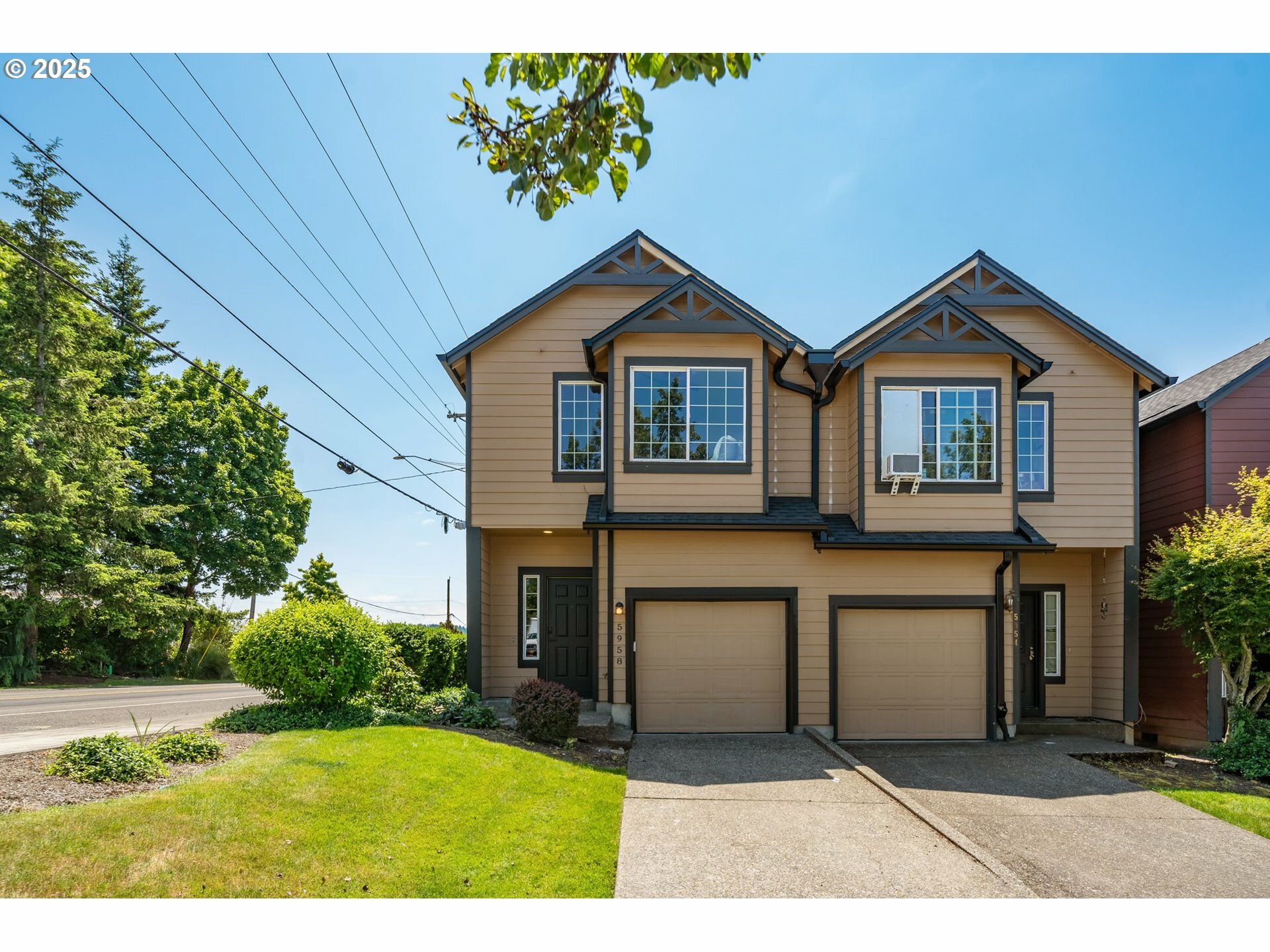 Property Photo: 5958 SE 16th Loop OR 97080