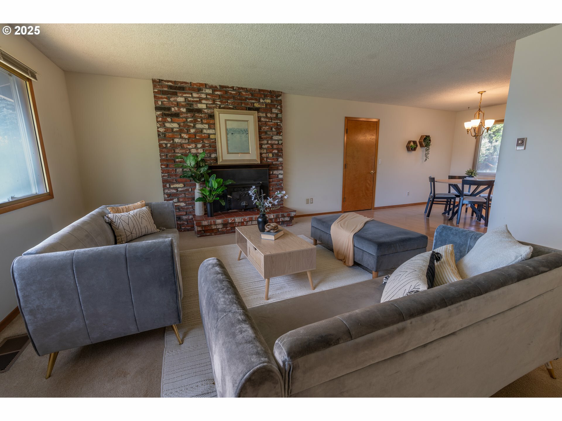 Property Photo: 420 24th St OR 97031
