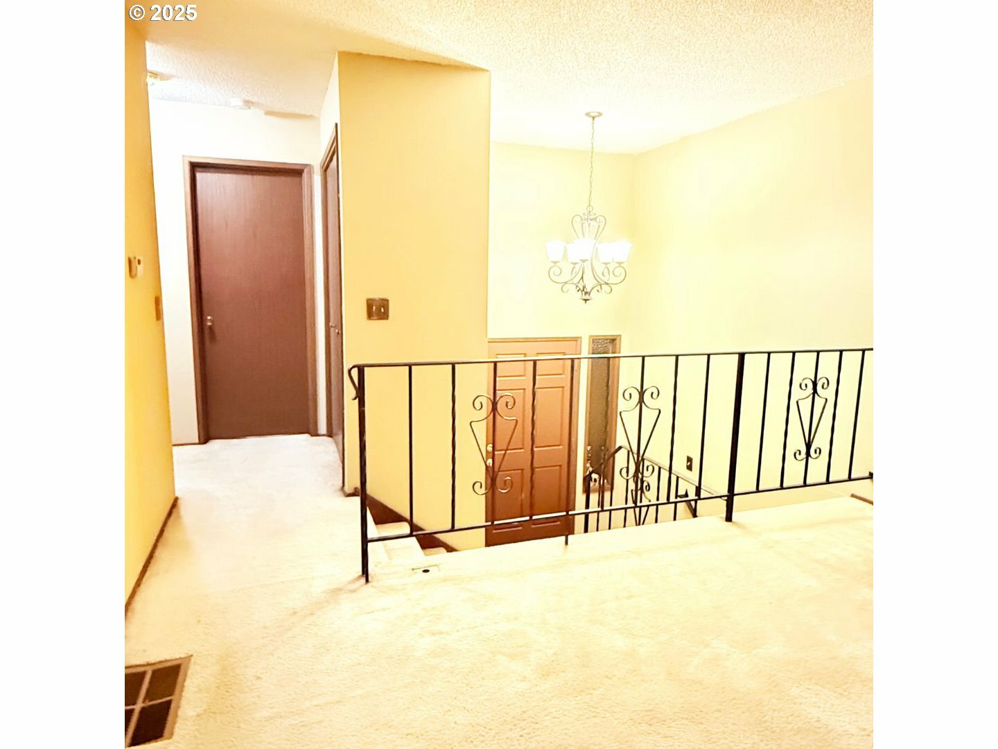 Property Photo: 14807 NE Siskiyou Ct OR 97230