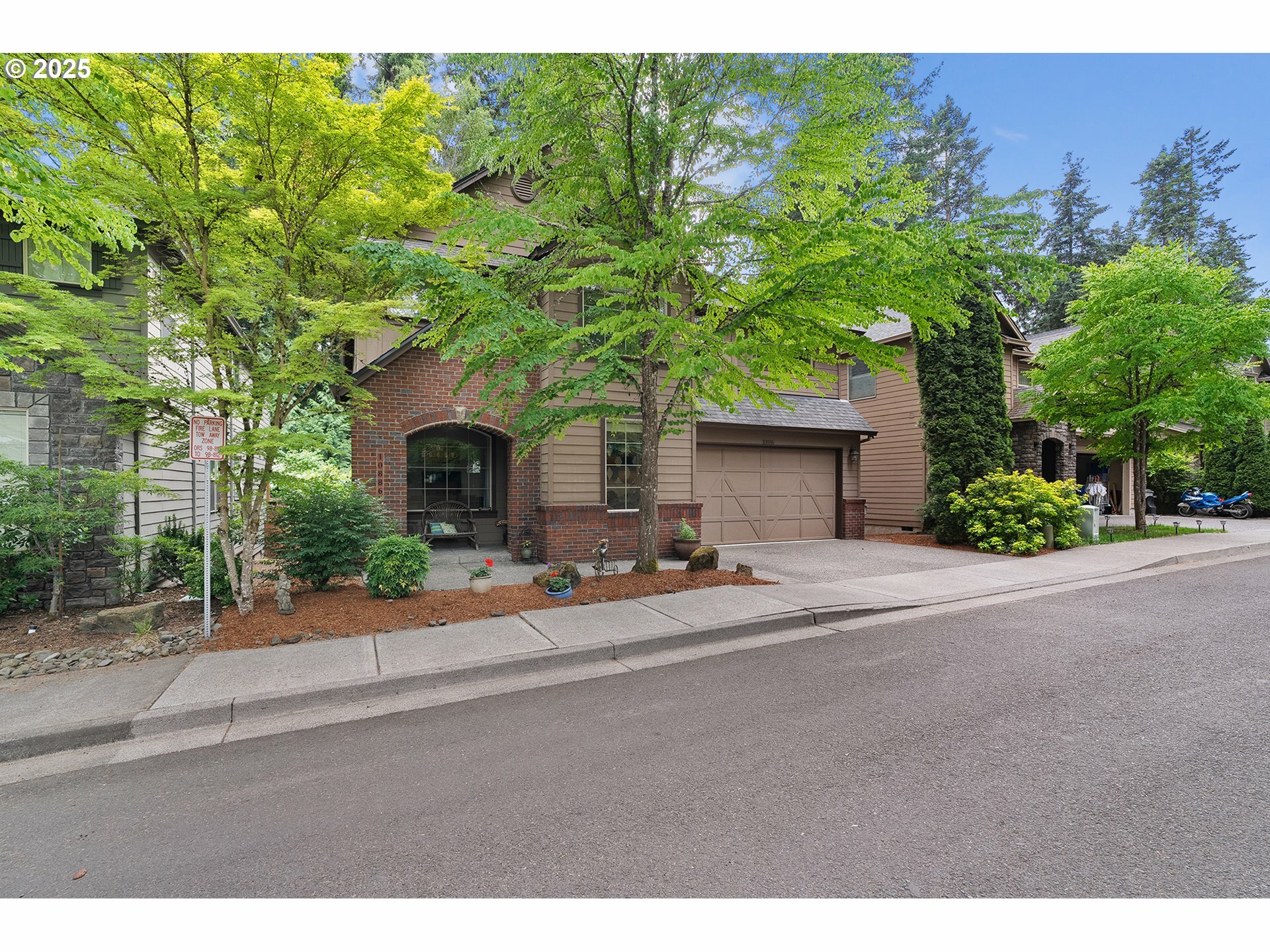 Property Photo: 10886 SW Bretton Ct OR 97224