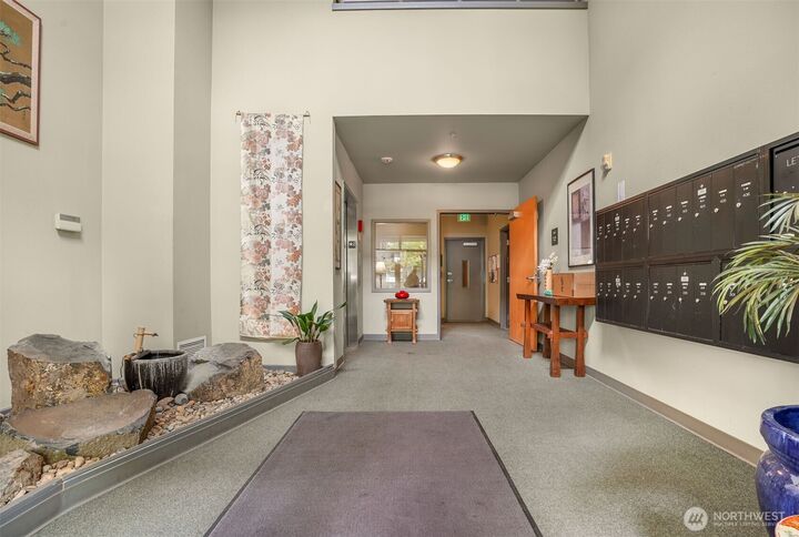 Property Photo:  1515 E Yesler Way 406  WA 98122 