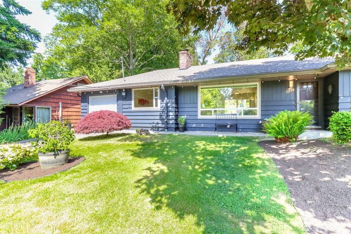 Property Photo:  11258  29th Avenue SW  WA 98146 