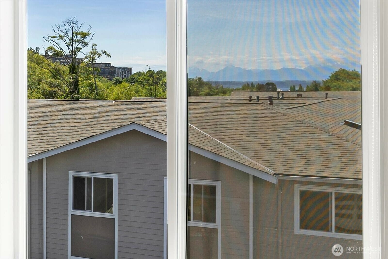 Property Photo: 402 3rd Avenue S B203 WA 98020