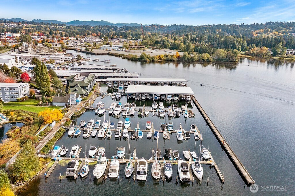 Property Photo: 6155 NE 175th Street 110 WA 98028