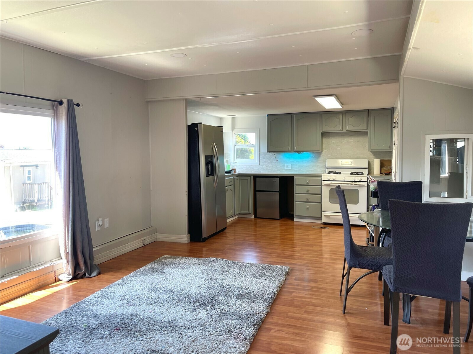 Property Photo: 22000 29th Court S 16 WA 98198
