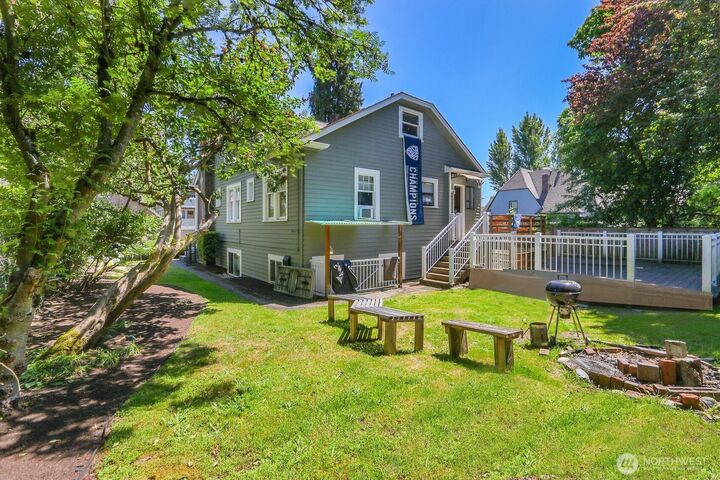 Property Photo: 5745 25th Avenue NE WA 98105