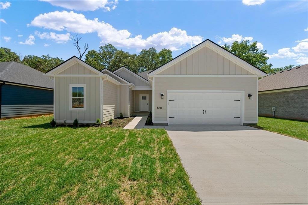 Property Photo:  650 Pleasant Meadow Circle  KY 42101 
